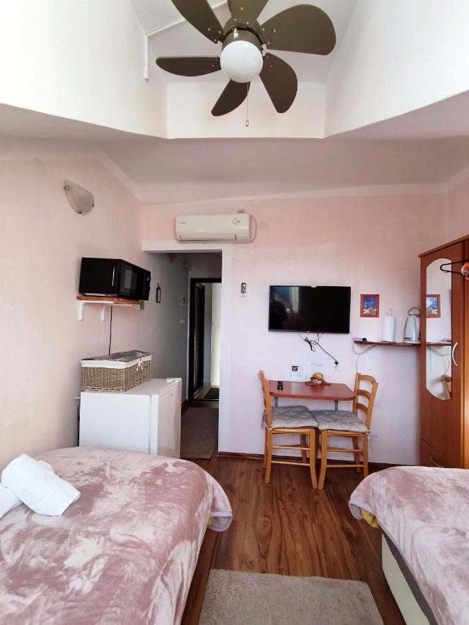 House Ina Ston Otel Dış mekan fotoğraf